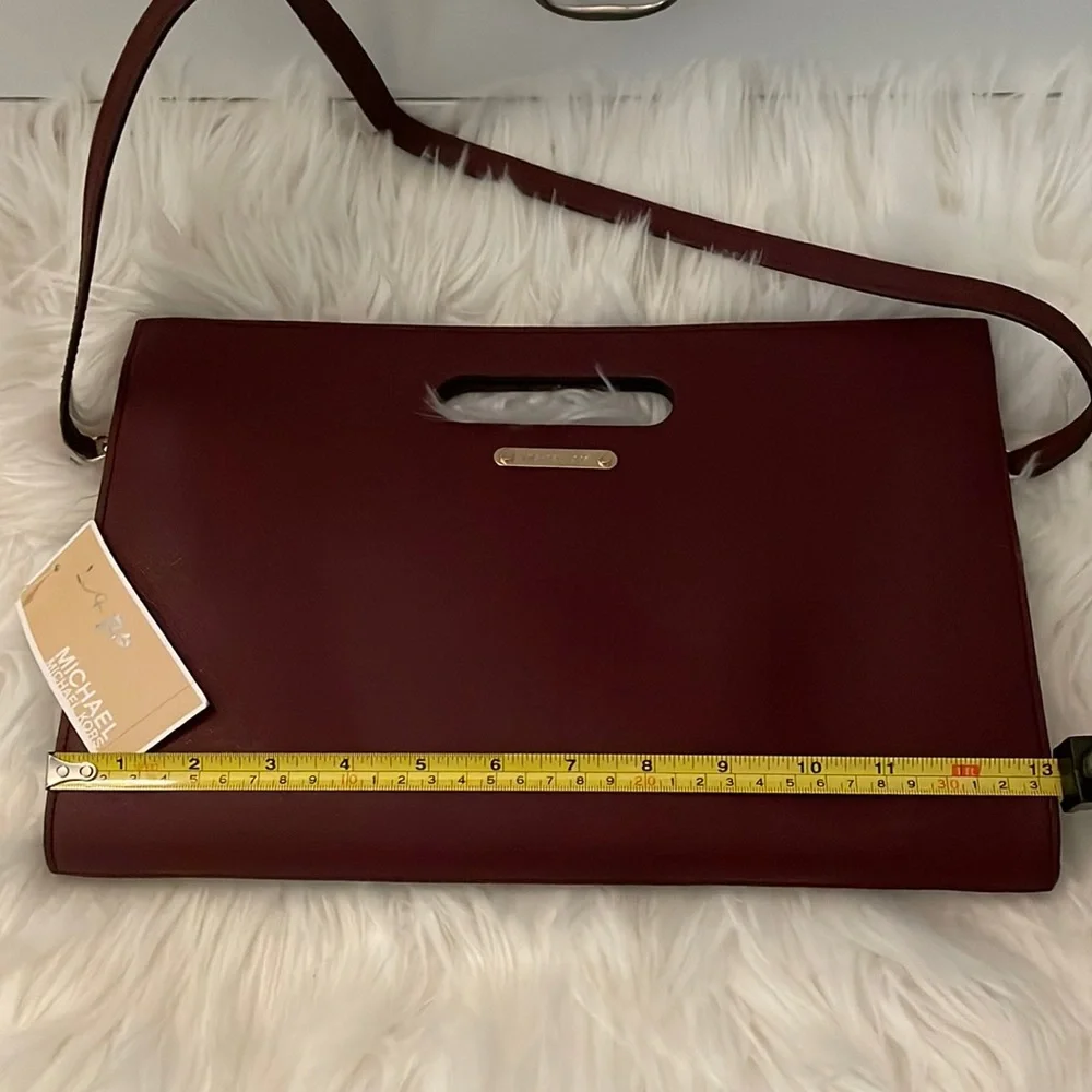 Michael Kors Clutch with strap - Picture 6 of 14